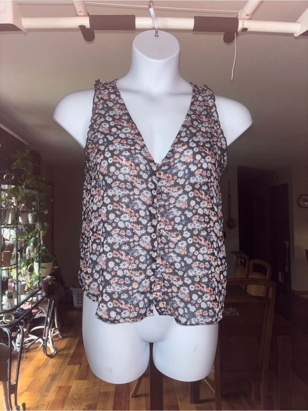 Forever 21 Women’s Floral Sheer V-Neck Tank Top in Navy and Peach Size Large